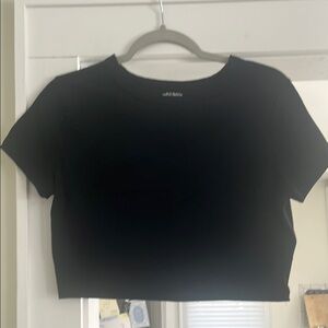 Black Crop T-Shirt with Short Sleeves